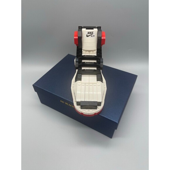 Completed Nike Air Jordan 1 Retro High ‘Black Toe’ Kick Brick Set - Picture 2 of 4